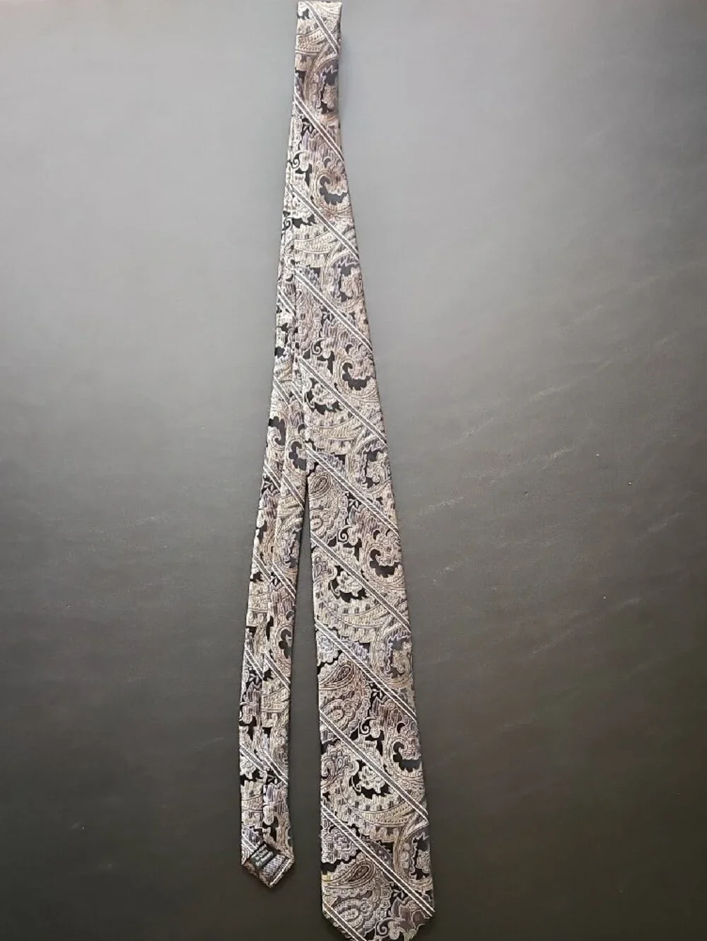 Pronto Uomo Paisley Silk Tie in Black and Gray